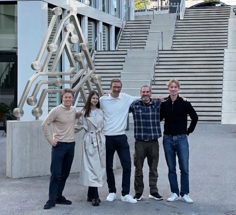 The Avolaine team.